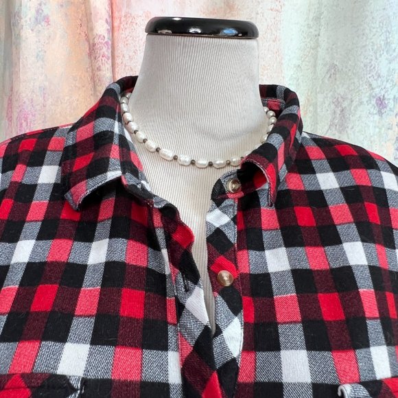 📌Eden & Olivia Red -Black -White Plaid Soft Button Down Shirt w/ Roll Up Sleeve - Picture 3 of 15